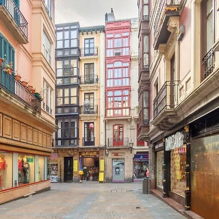 Casco Viejo junto a la Plaza Nueva y Unamuno *