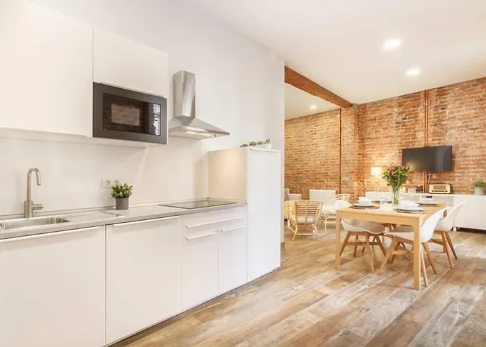 Casco Viejo Junto A La Plaza Nueva Y Unamuno *